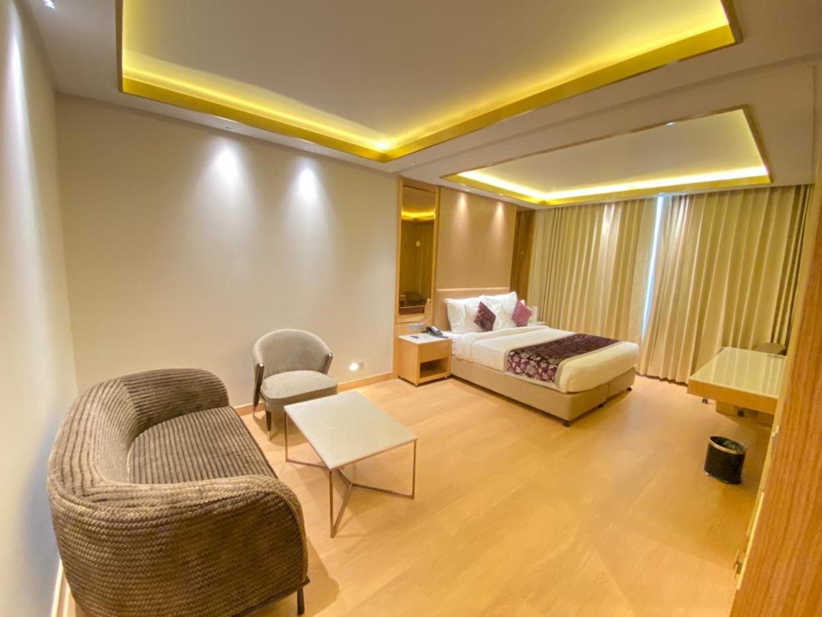 Aveda Hotel - Ludhiana Лудхиана Экстерьер фото
